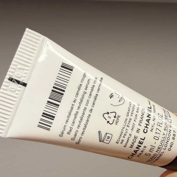Chanel No1 DE CHANEL REVITALIZING SERUM Chanel Beauty No1 Serum 5mL - Picture 4 of 4